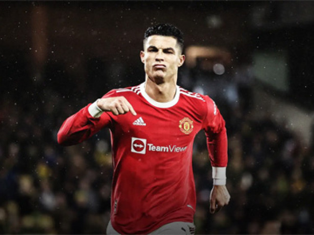 Ronaldo chỉ xếp thứ 9 trong danh sách 50 cầu thủ xuất sắc nhất lịch sử Manchester United